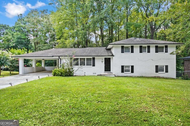 Building Photo - 1025 Hilburn Dr SE