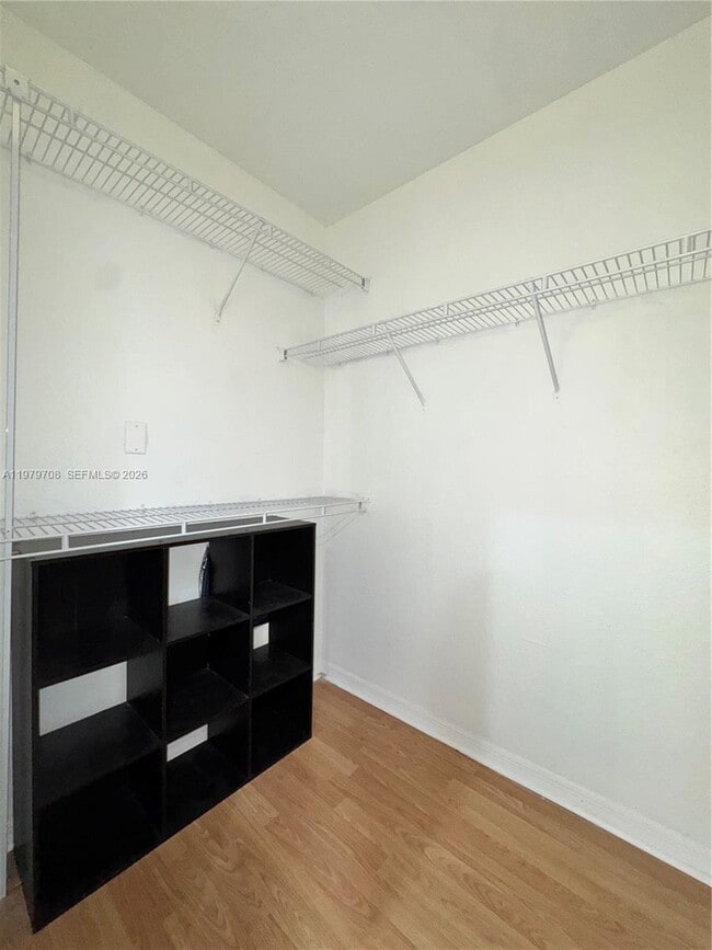 Building Photo - 2010 SE 14th St