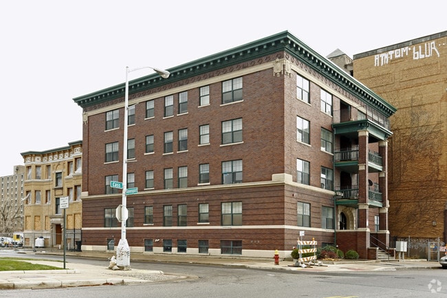 Building Photo - Chesterfield Apartments