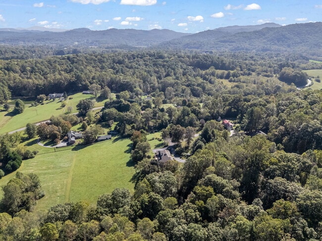 Building Photo - 26 Canter Ct