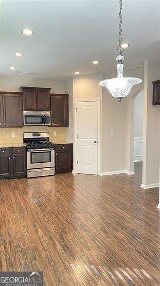 Building Photo - 4408 Black Hills Dr NW