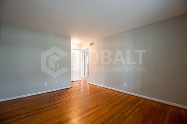 Building Photo - 3607 Roxboro Rd