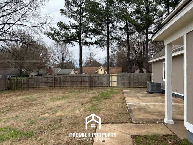 Building Photo - Spacious 5 Bedroom Home for Rent in Southaven, MS | Hardwood Floors, Fireplace & Fenced Yard