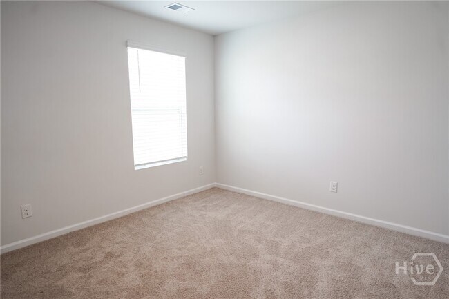 Building Photo - 102 Red Admiral Ln