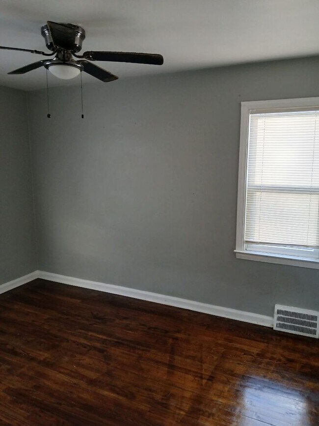 Building Photo - 12648 Mettetal St