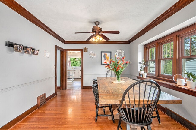 Building Photo - 932 Garfield Ave NW