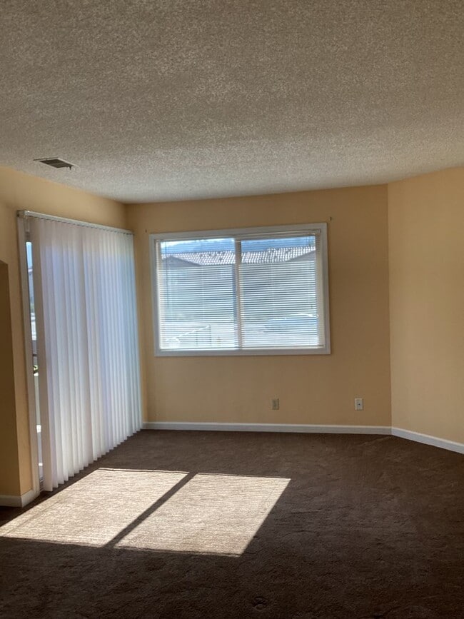 Building Photo - Large Two Story Condo In the Orcutt Bluffs with Easy Access to 135/Vandenberg SFB