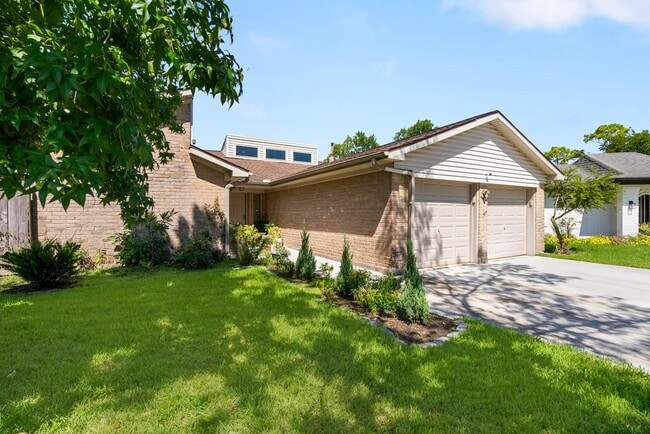Building Photo - 14039 Utopia Dr