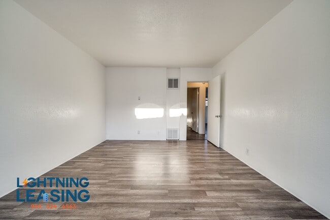 Building Photo - 14757 1/2 Vanowen-4B