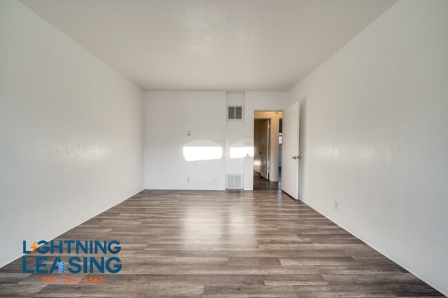 Building Photo - 14759 1/2 Vanowen-4B