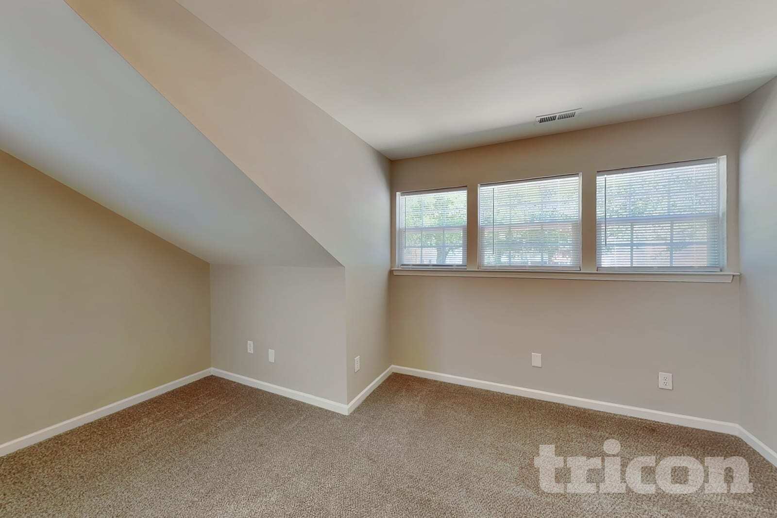 Building Photo - 15609 Carrington Ridge Dr