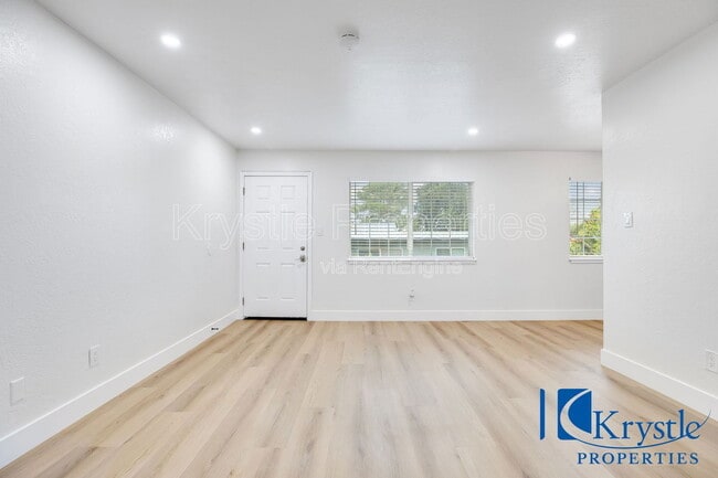 Building Photo - 455 E L St