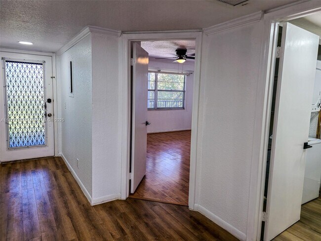 Building Photo - 12500 SW 5th Ct