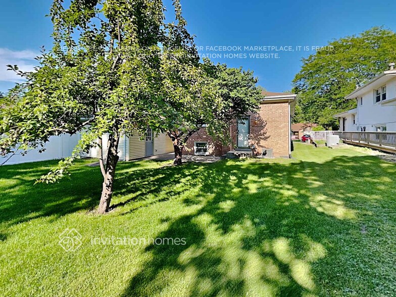 Building Photo - 16142 Grove Ave