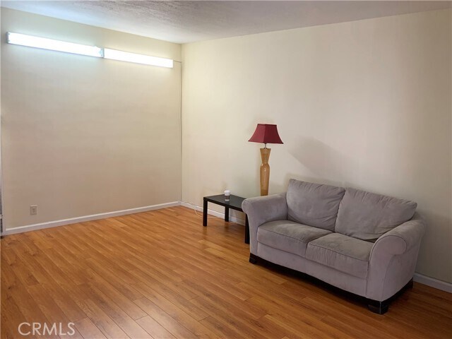 Building Photo - 504 S Manhattan Pl