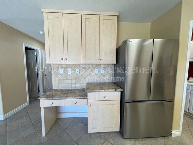 Building Photo - 41980 Trinity River Way