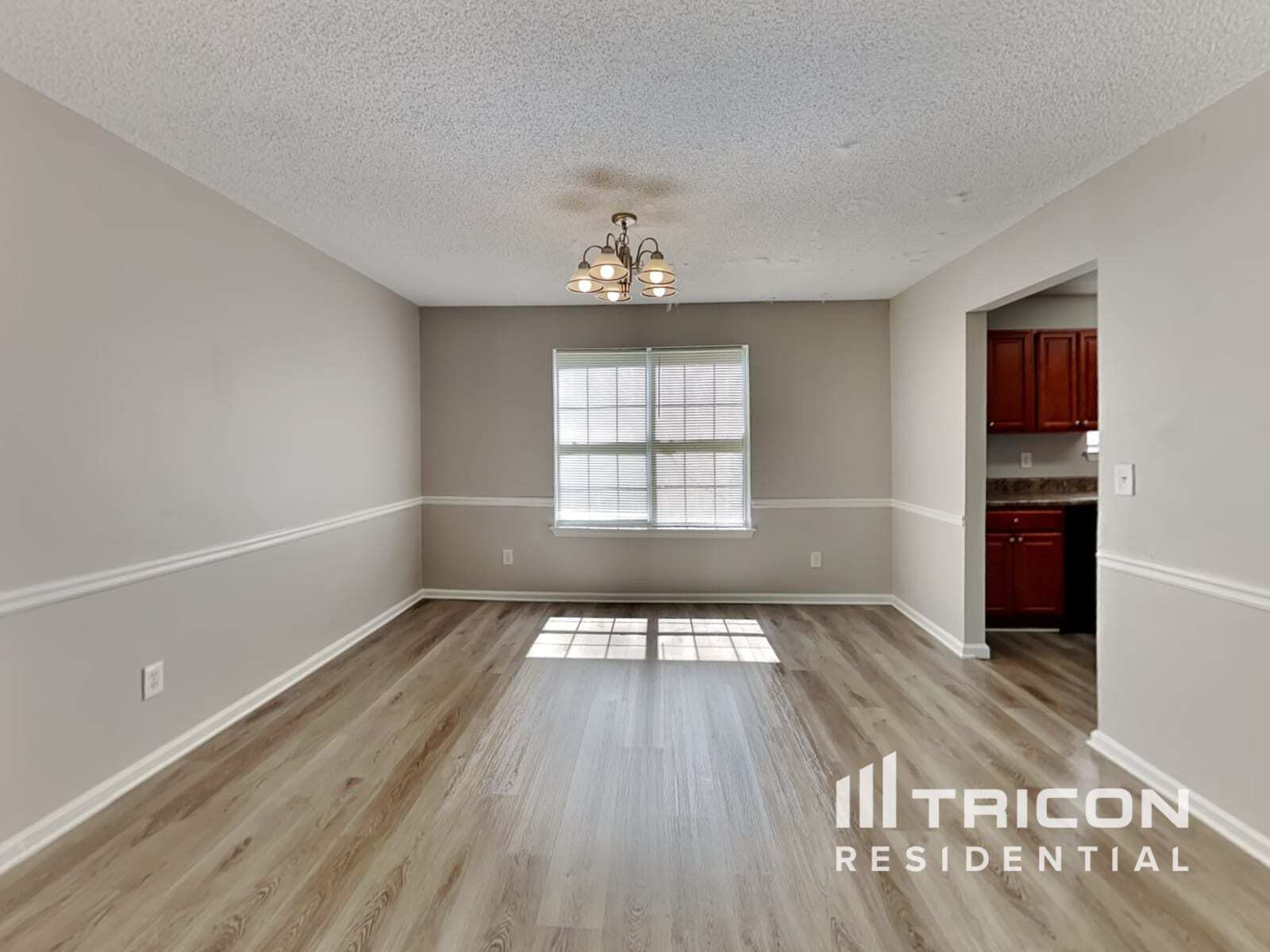Building Photo - 3885 Riverview Bend