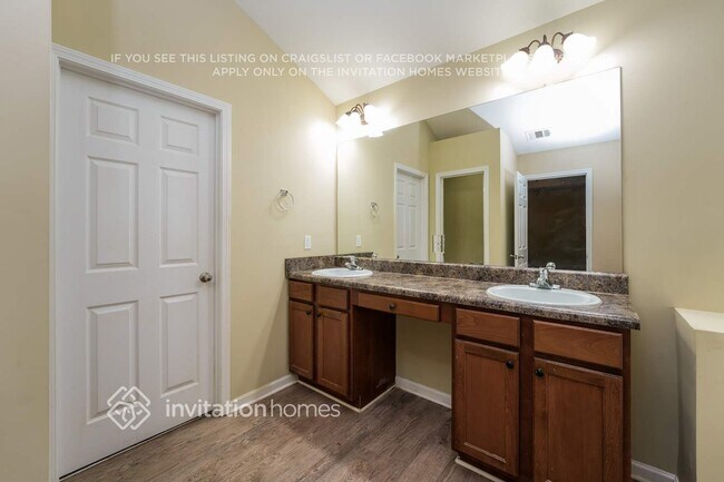 Building Photo - 2660 Freemont St