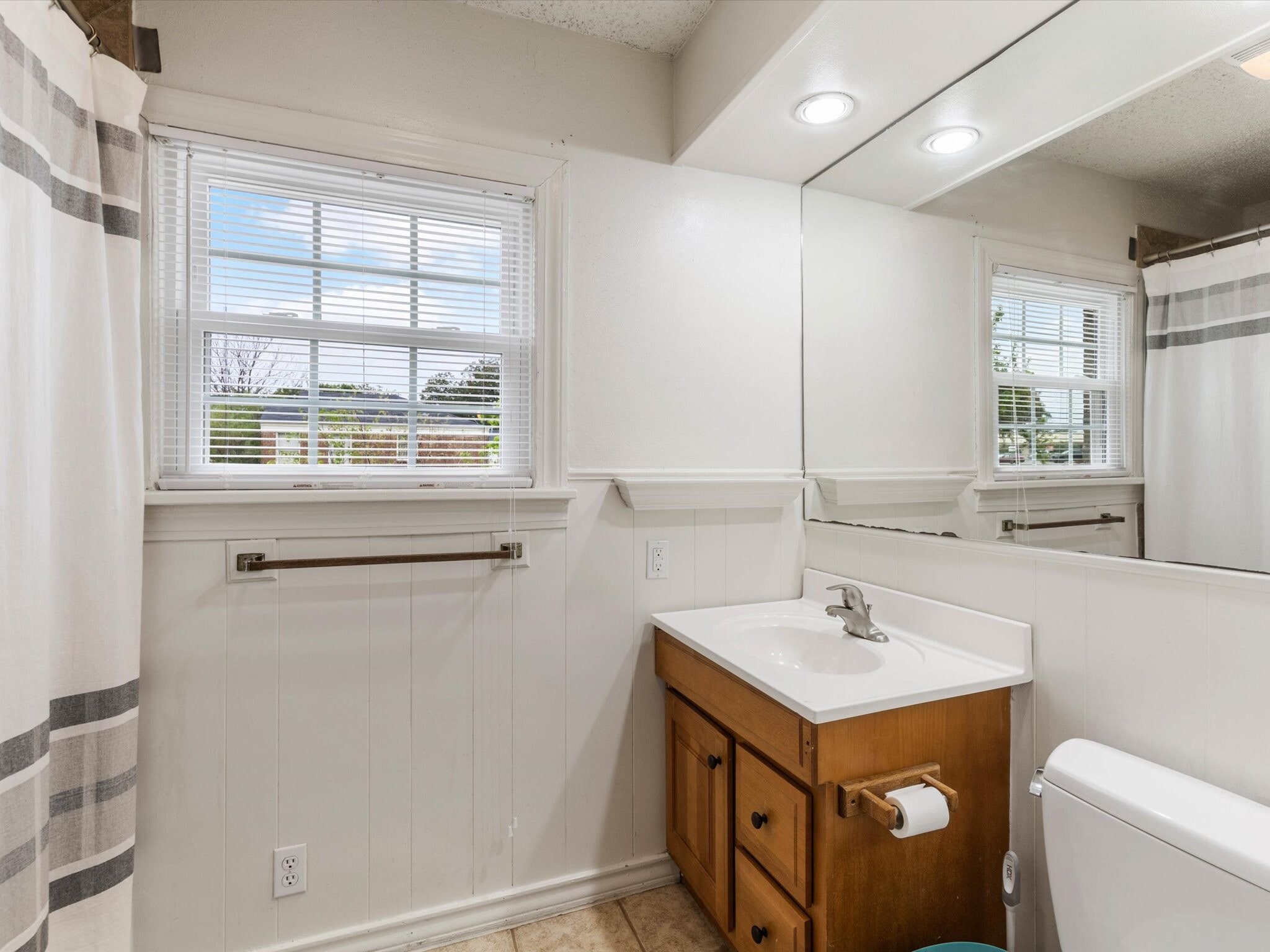 Building Photo - 3508 W Biddison St