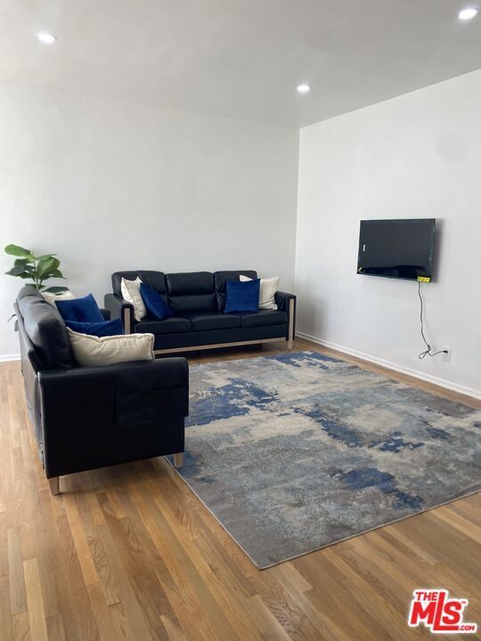 Building Photo - 344 Rexford Dr