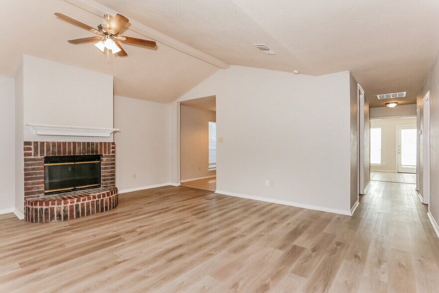 Building Photo - 2092 Paint Pony Ln