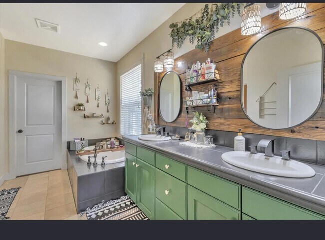 Building Photo - 46347 Opah Dr