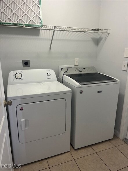 Building Photo - 313 NE 30th St