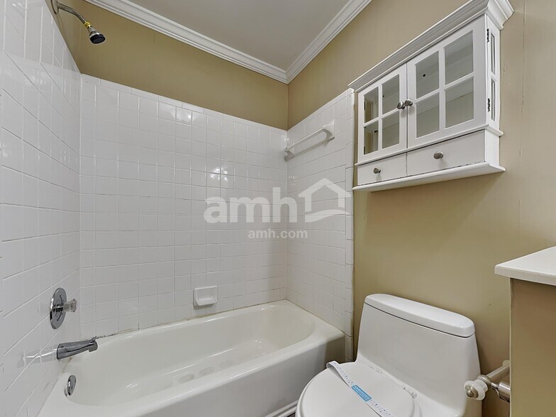 Building Photo - 6105 Braidwood Ct