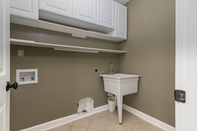 Building Photo - Looking for your dream home in a peaceful ...
