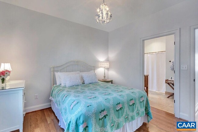 Building Photo - 207 Douglas Ave