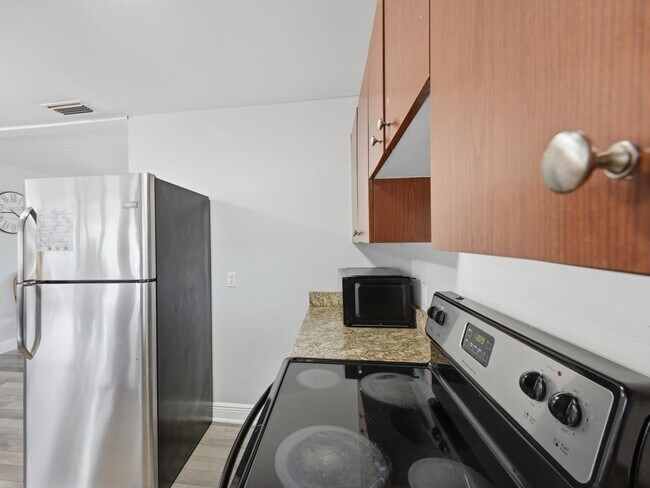 Building Photo - 4862 Andros Dr