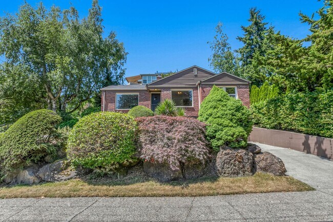 Building Photo - 3bd/1.75ba Seattle House