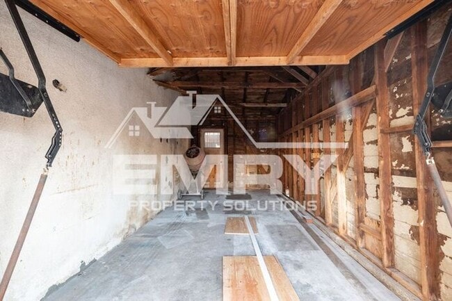 Building Photo - New 2 Bedroom House for Rent in Gifford Ave Bell CA Garage Available