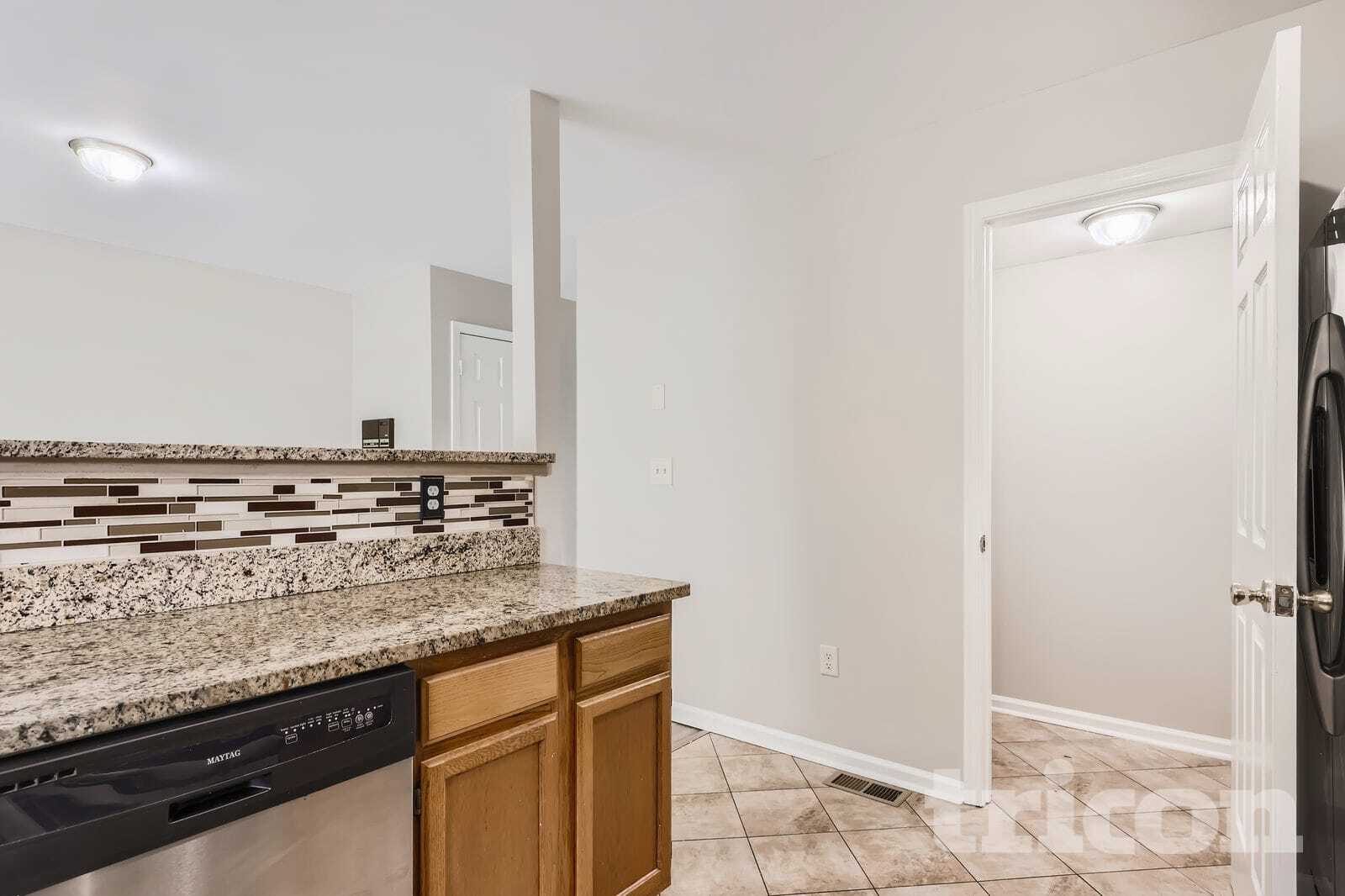 Building Photo - 3326 Midland Ct