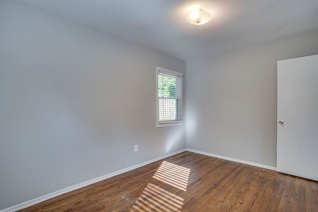 Building Photo - Location, Location, Location! Charming 3 b...