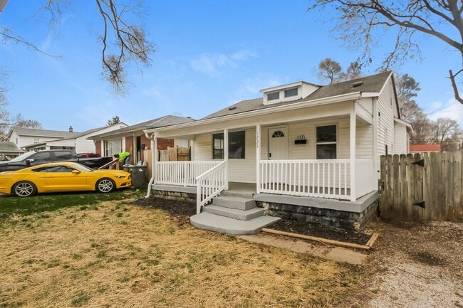 Building Photo - 1731 N Alton Ave