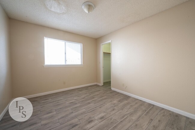 Building Photo - Fresno North West Fig Garden Loop Home, 3B...