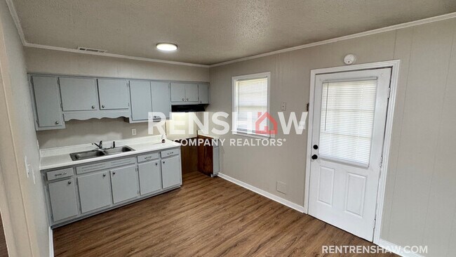 Building Photo - 10 Navy Dr