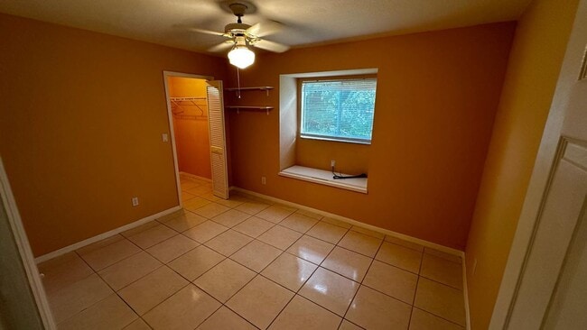 Building Photo - SPACIOUS 4-BEDROOM HOME WITH SCREENED POOL IN SE CAPE CORAL