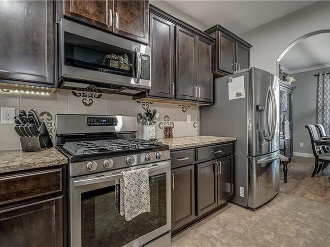 Building Photo - Beautiful 4bed/2.5bath Home Available in Mustang, OK