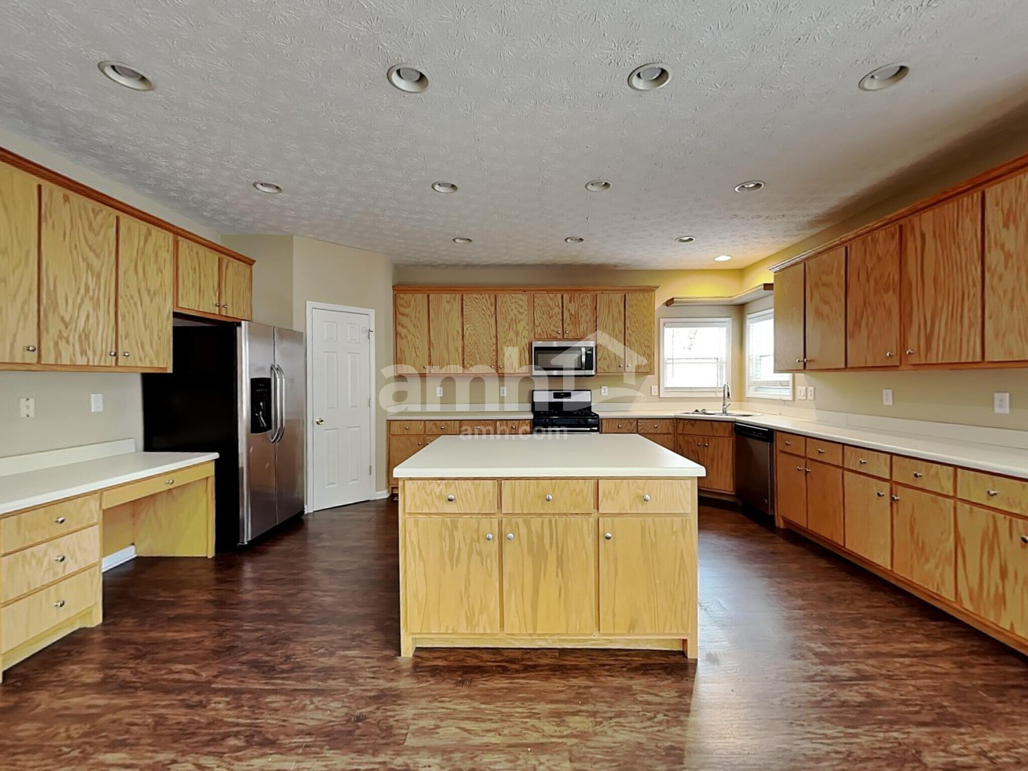 Building Photo - 520 Martin Field Dr