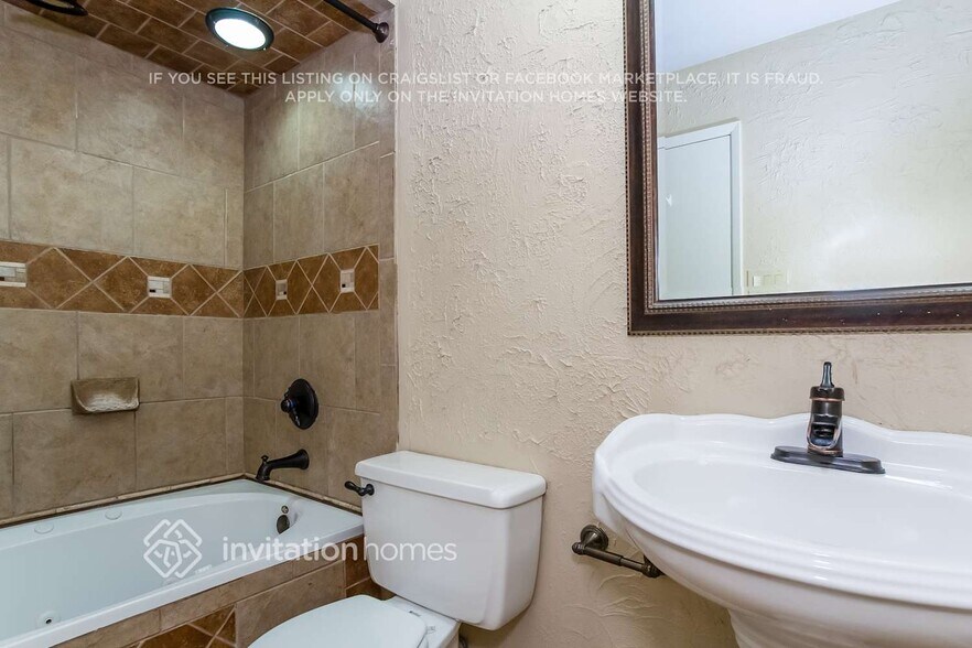 Building Photo - 3919 Cypressdale Dr