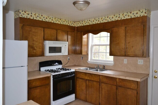 Building Photo - Apartment for Rent