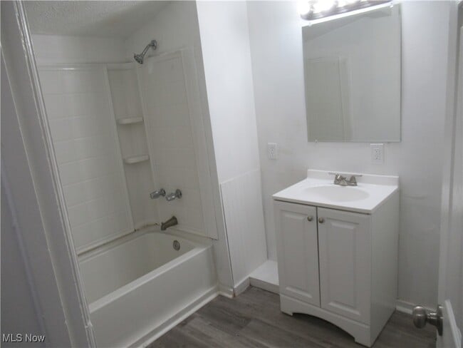 Building Photo - 4480 W 148th St