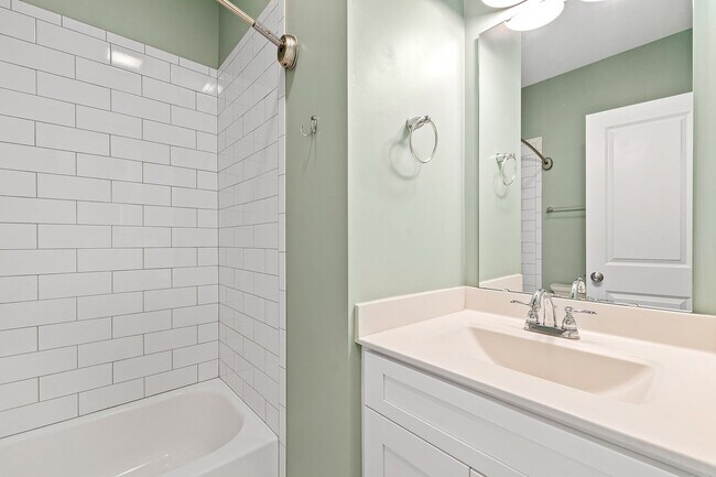 Building Photo - Charming Cape Cod in Tuscaloosa Lakewood!