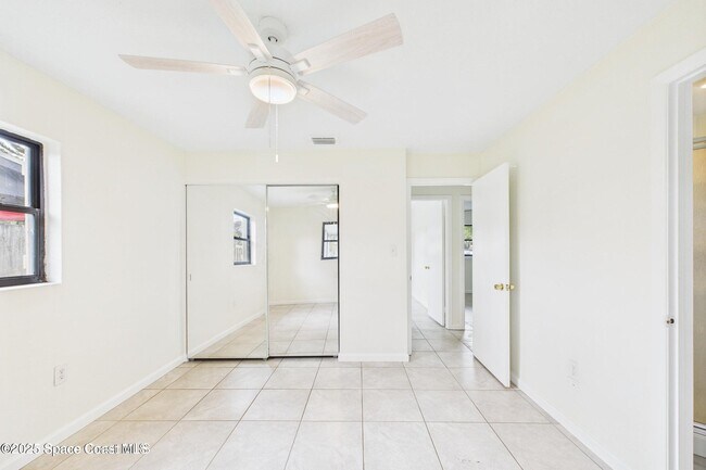 Building Photo - 4339 Plompton Dr