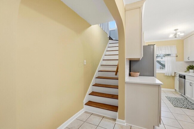 Building Photo - 2695 Bellwood Ave