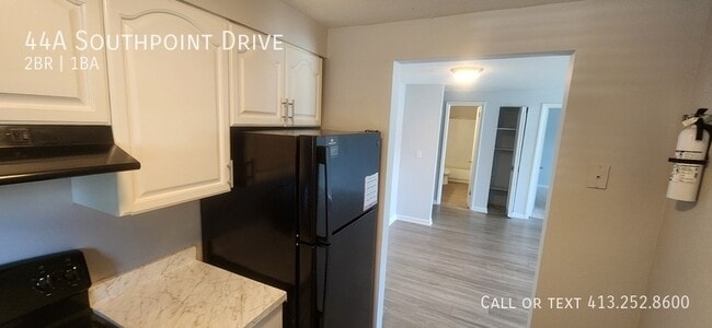 Building Photo - 44 Southpoint Dr