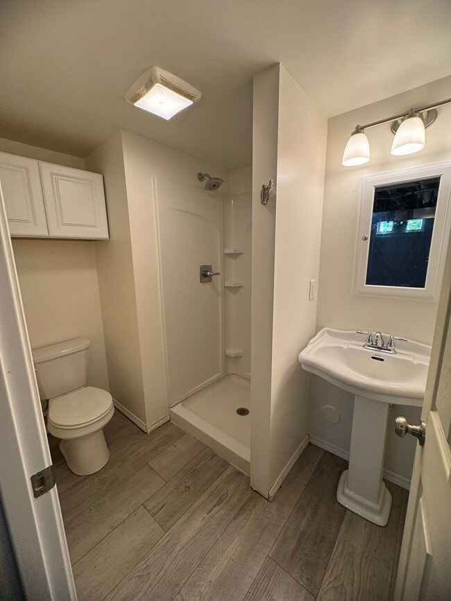 Building Photo - 2 Bedroom 2 bath Townhome in Davenport