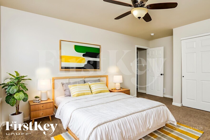 Building Photo - 1702 Briarmanor Dr